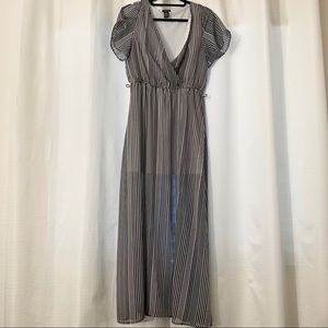 NWOT Rue21 Black/White Stripped Maxi Dress